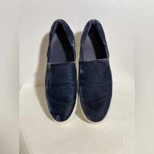 VINCE Women’s Blue Velvet Slip-on platform sneaker Size 8